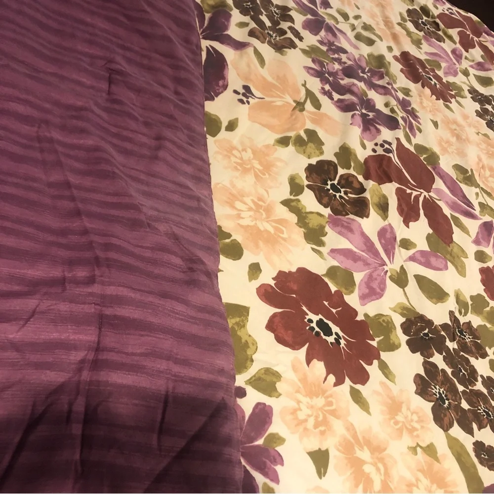 Queen comforter and 2 shams
